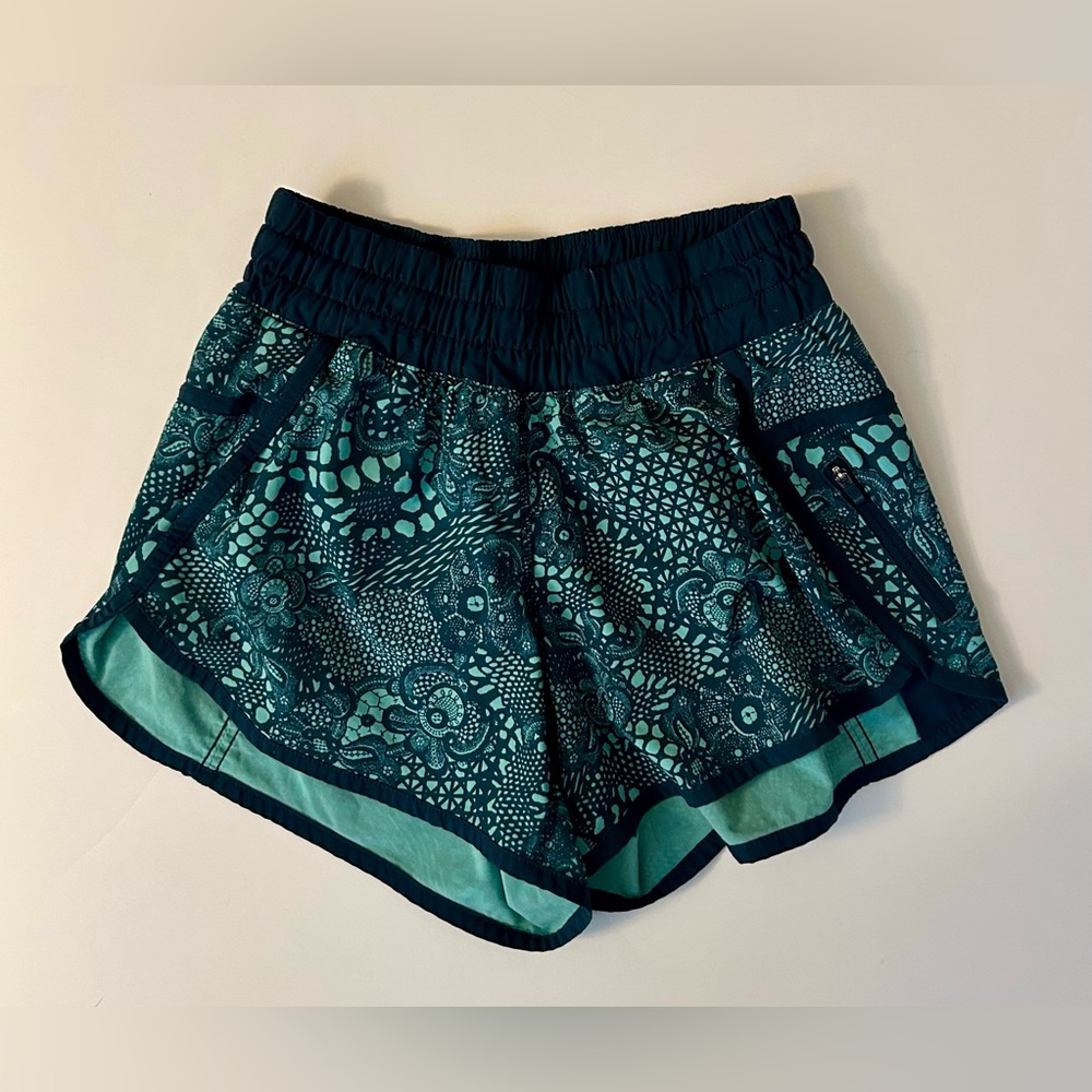 Lululemon Tracker Short IV Bali Breeze Running shorts